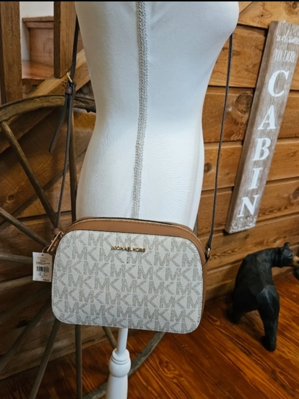 Michael Kors Jet Set Signature Crossbody Bag in Vanilla/Acorn - Picture 2 of 8